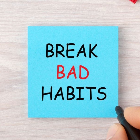 post-it med teksten break bad habits