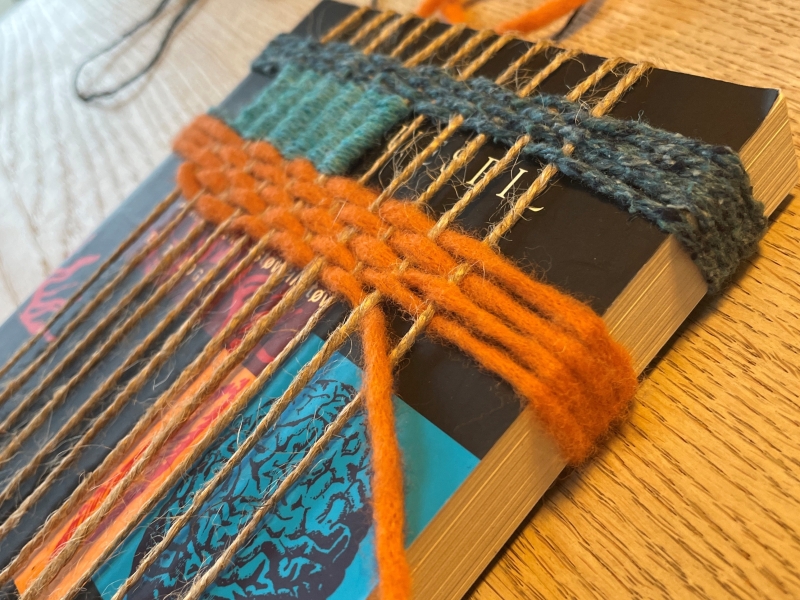 Bog, brugt som væv. 