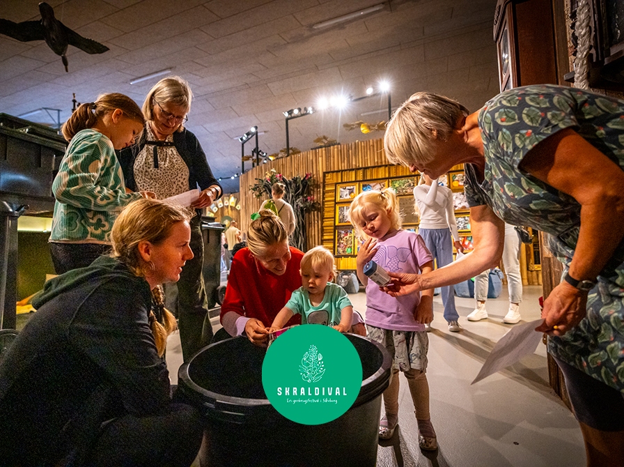 børn i genbrugspladsens eventyrunivers på Tietgensvej i Silkeborg